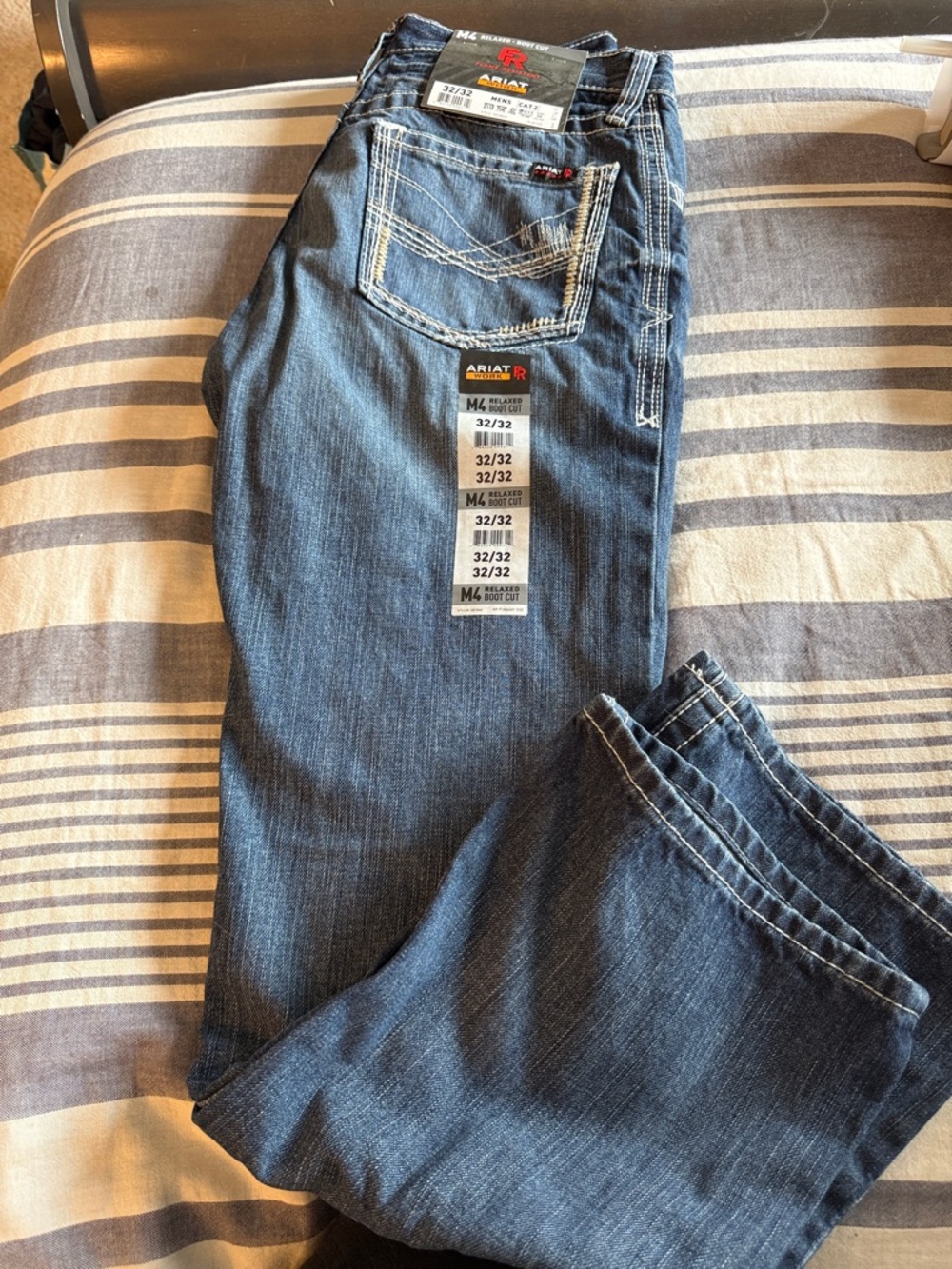 BNWT Ariat Glacier Blue Relaxed FR Boot Cut Jeans - Picture 2 of 7